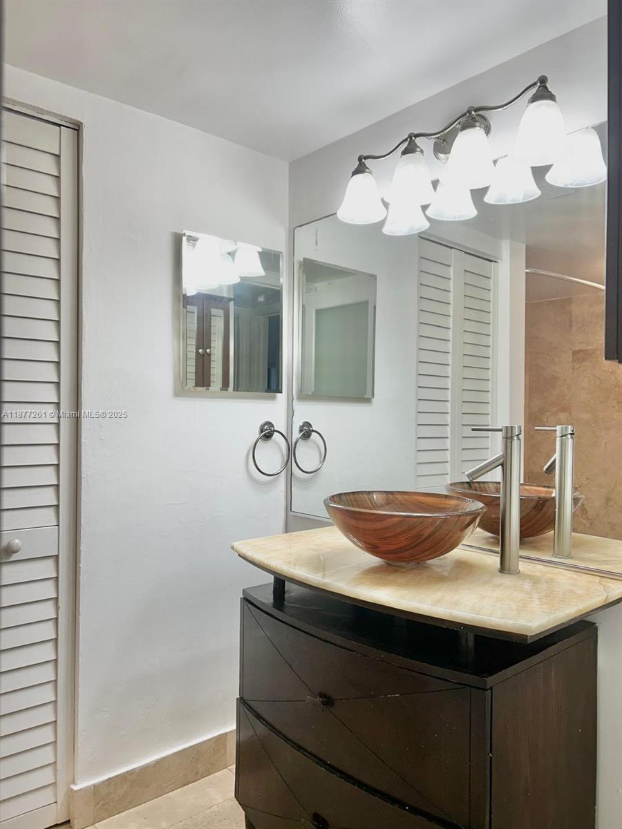 TENNIS CLUB II COURTS CON - Residential Lease