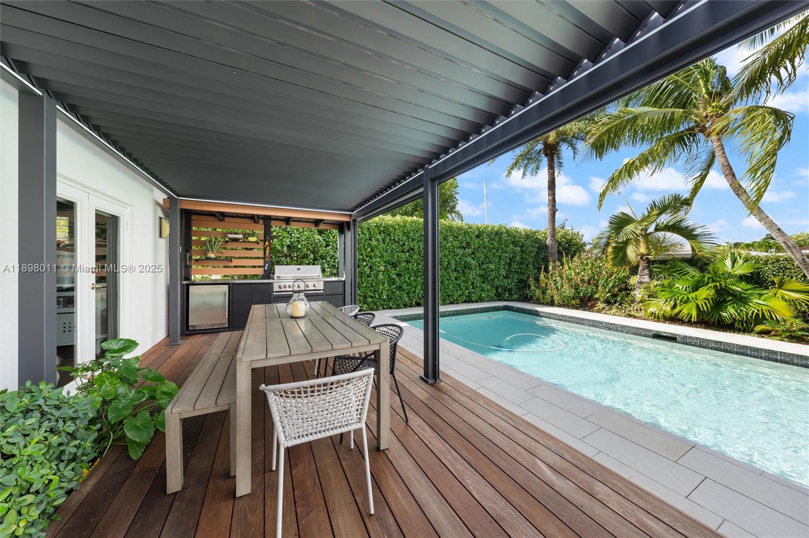 VENETIAN SEC KEYSTONE POI - Residential