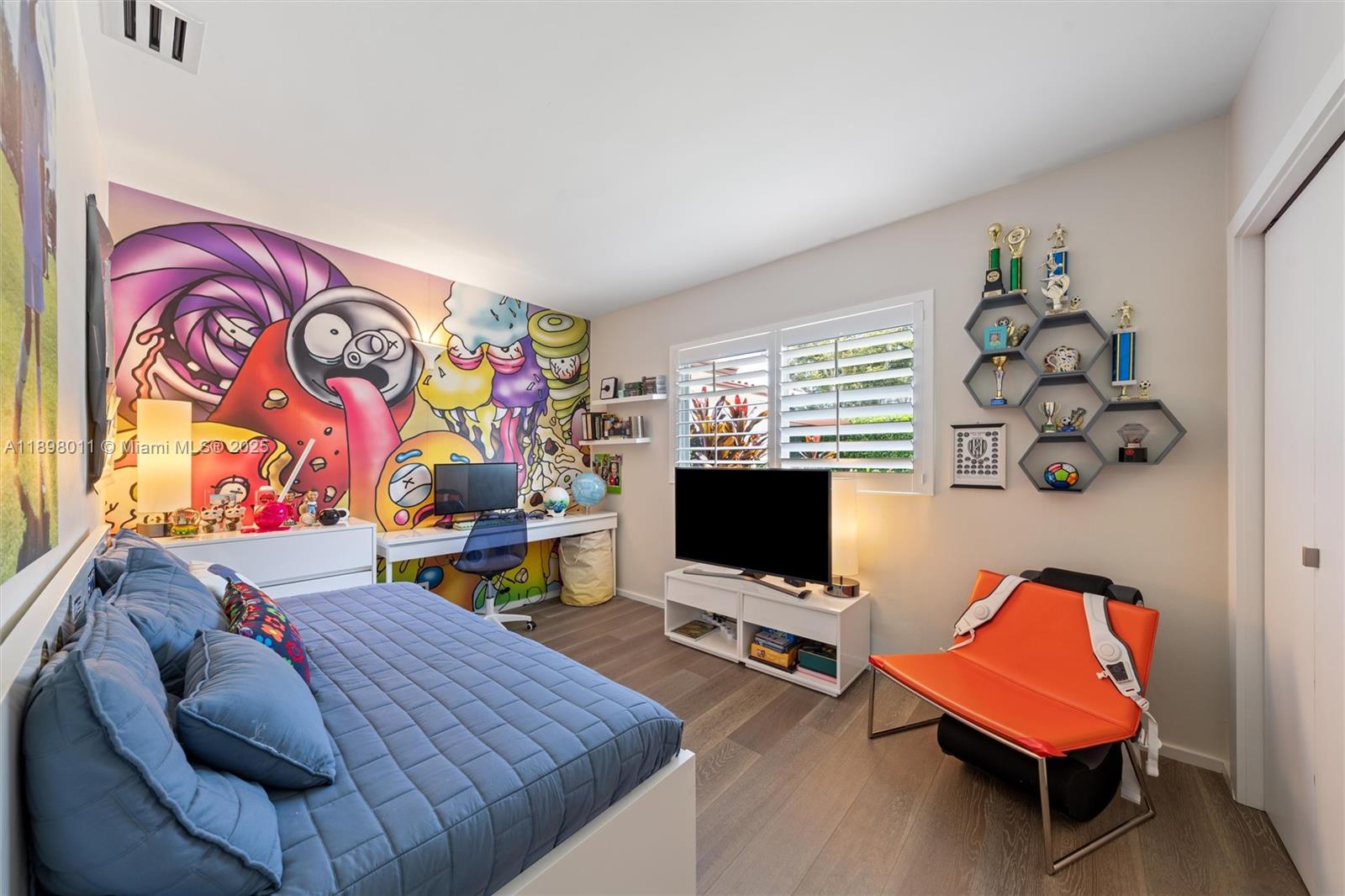 VENETIAN SEC KEYSTONE POI - Residential