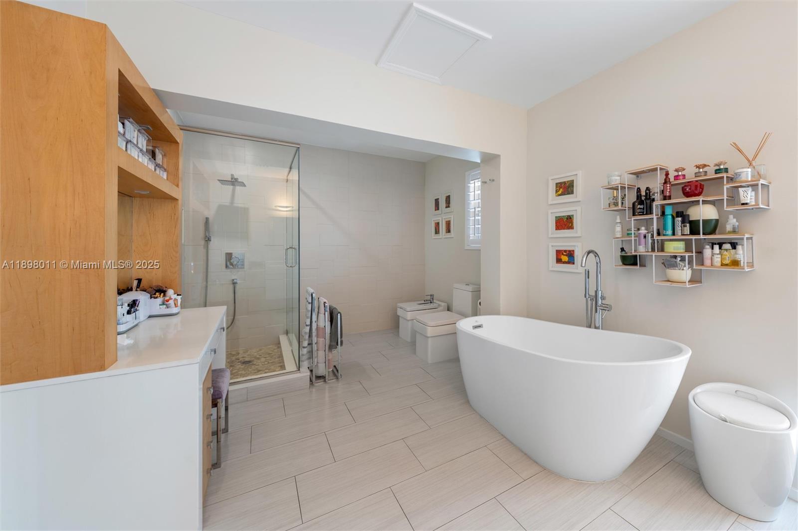 VENETIAN SEC KEYSTONE POI - Residential