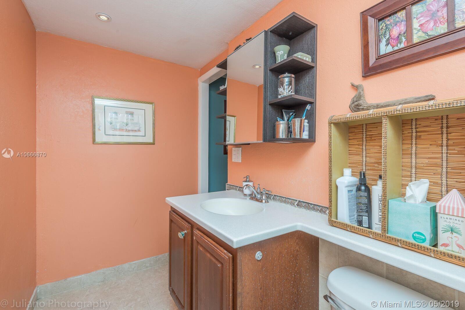 ALLINGTON TOWERS CONDO - Residential
