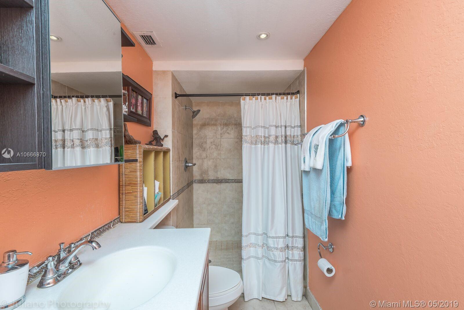 ALLINGTON TOWERS CONDO - Residential