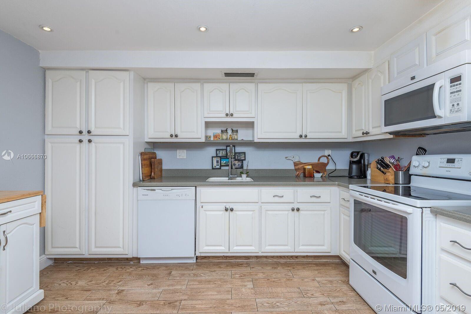 ALLINGTON TOWERS CONDO - Residential