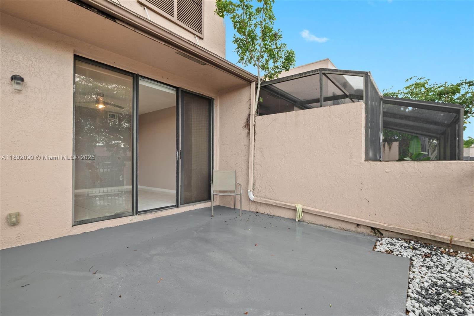 PEMBROKE LAKES SECTION SE - Residential