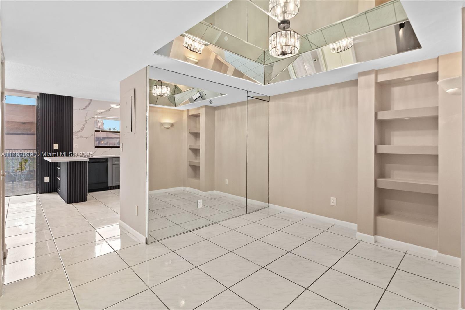 PEMBROKE LAKES SECTION SE - Residential