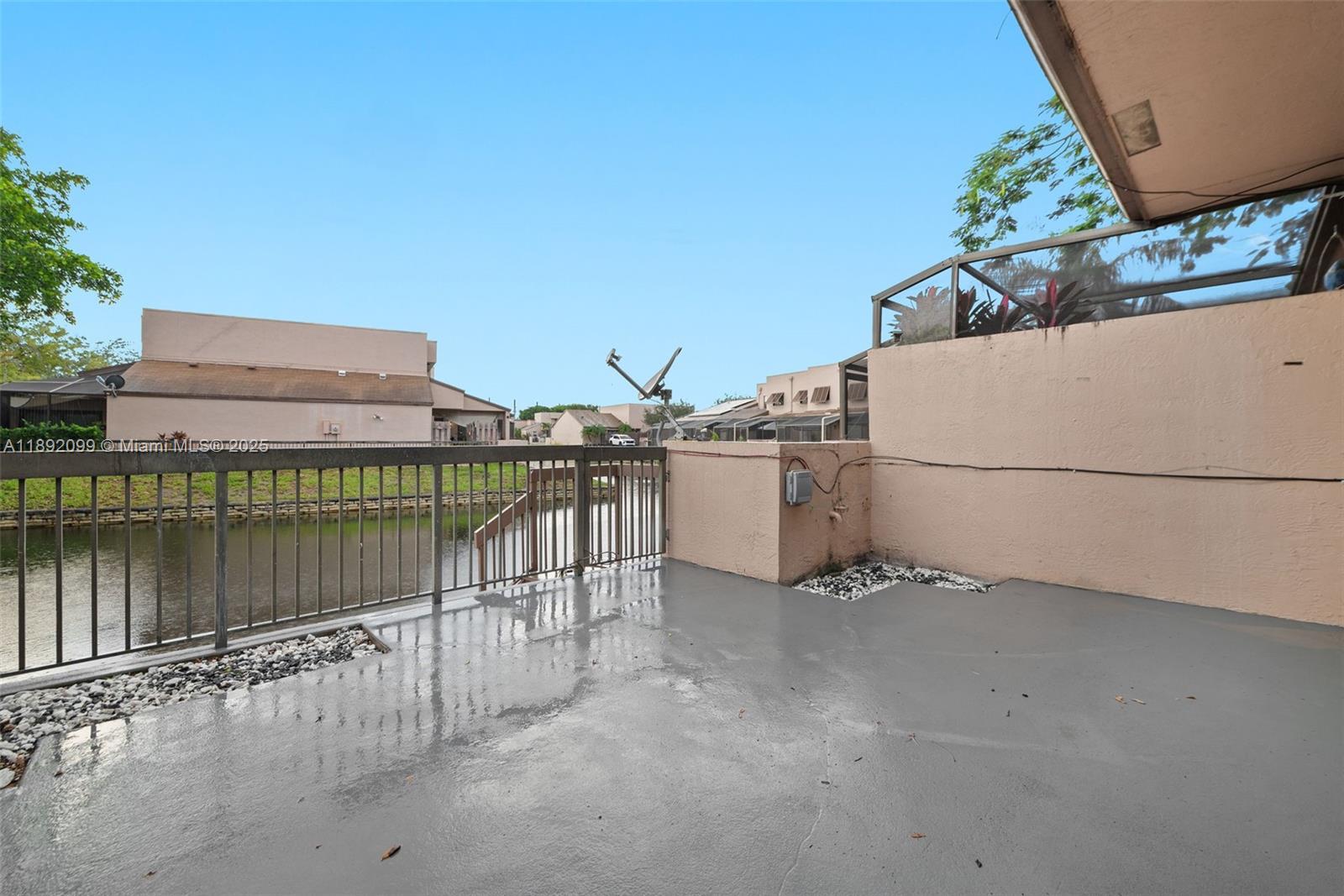 PEMBROKE LAKES SECTION SE - Residential