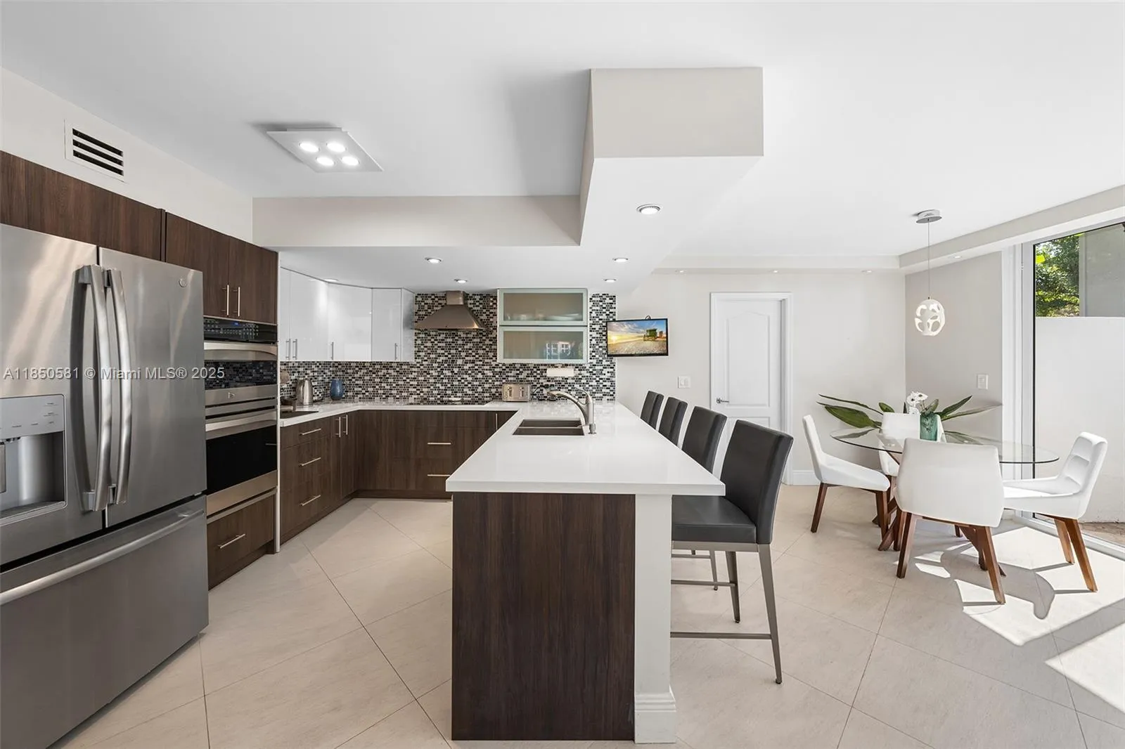 Aventura, Florida 33180, United States, 4 Bedrooms Bedrooms, ,3 BathroomsBathrooms,Residential,Active,190292