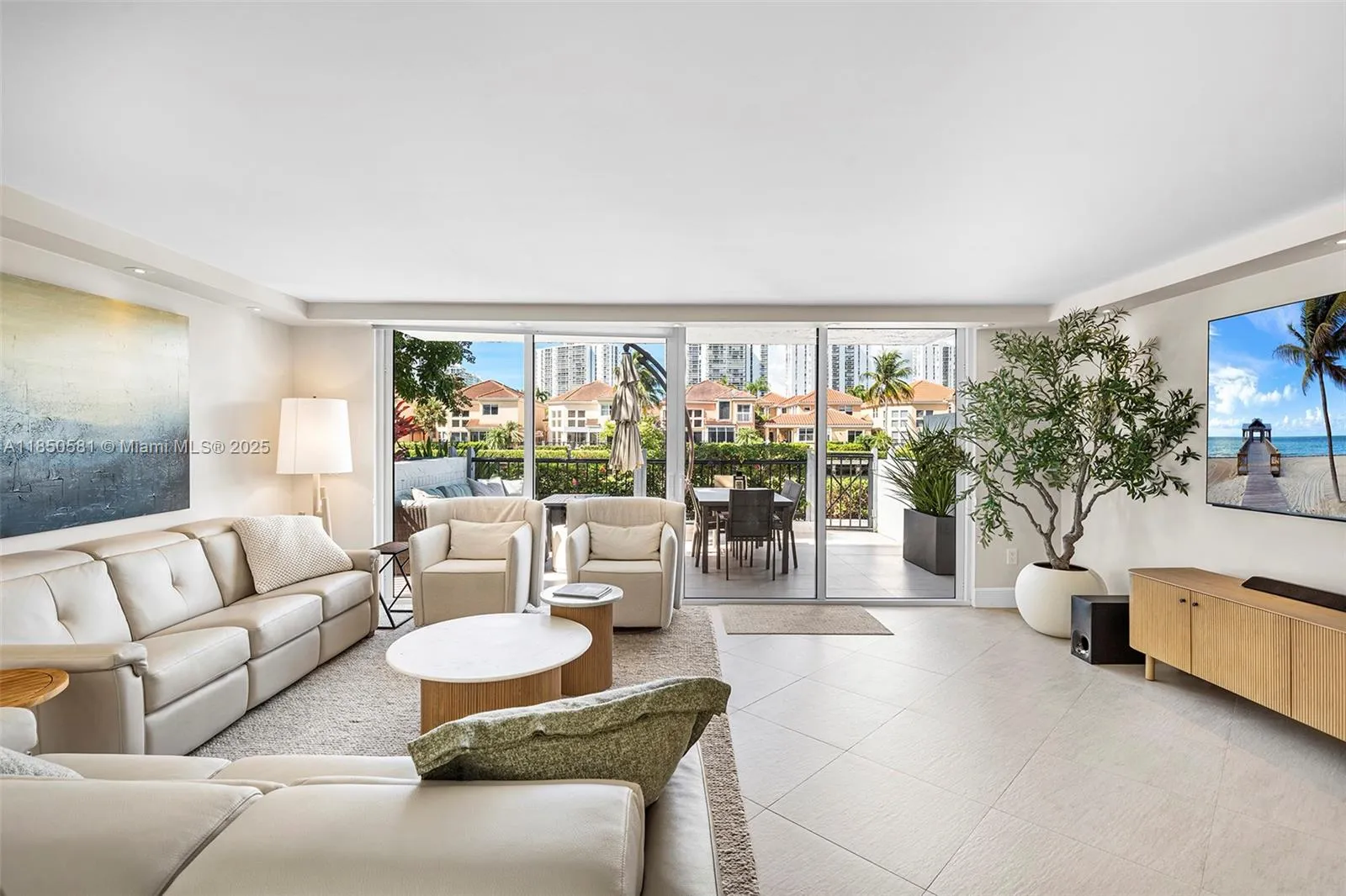 Aventura, Florida 33180, United States, 4 Bedrooms Bedrooms, ,3 BathroomsBathrooms,Residential,Active,190292