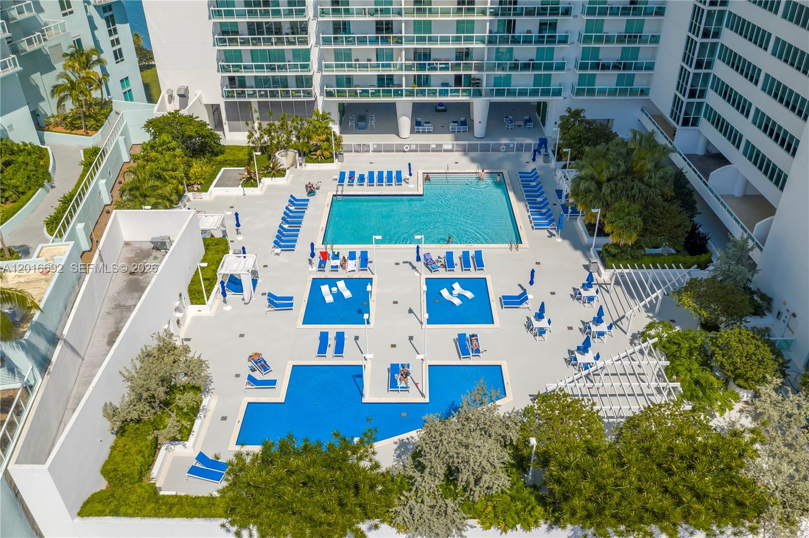 1800 CLUB CONDO - Residential Lease