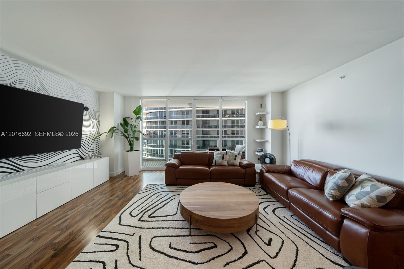 1800 N Bayshore Dr 2111