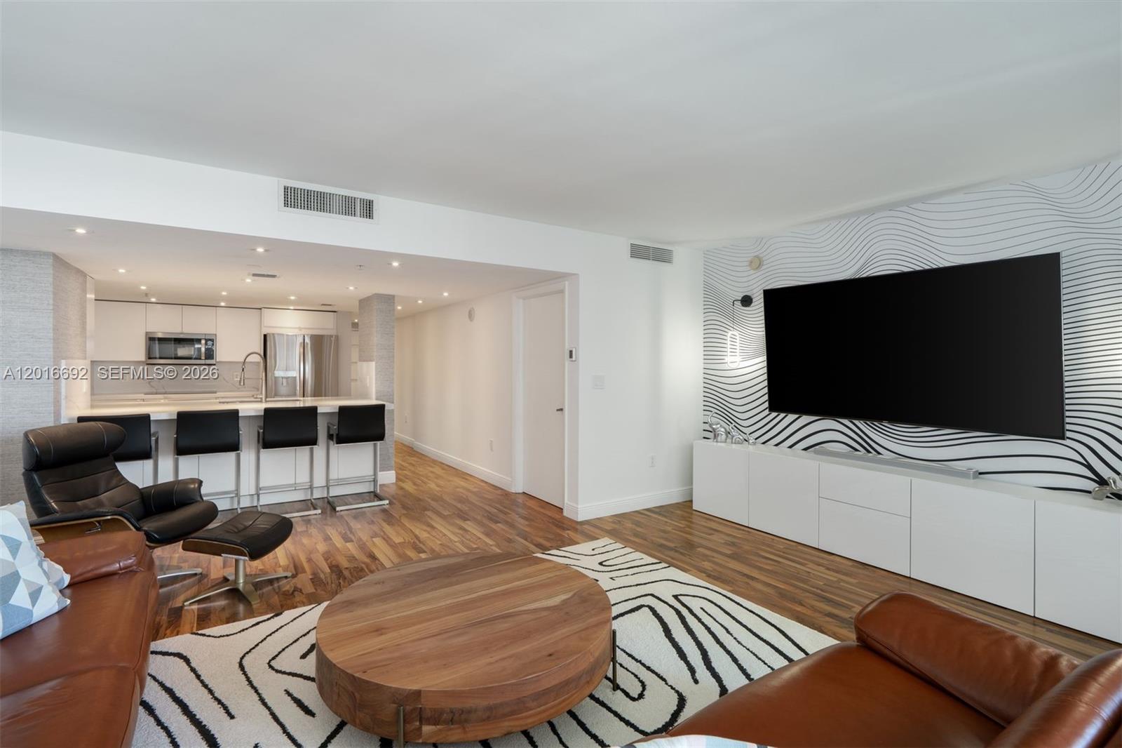 1800 N Bayshore Dr 2111