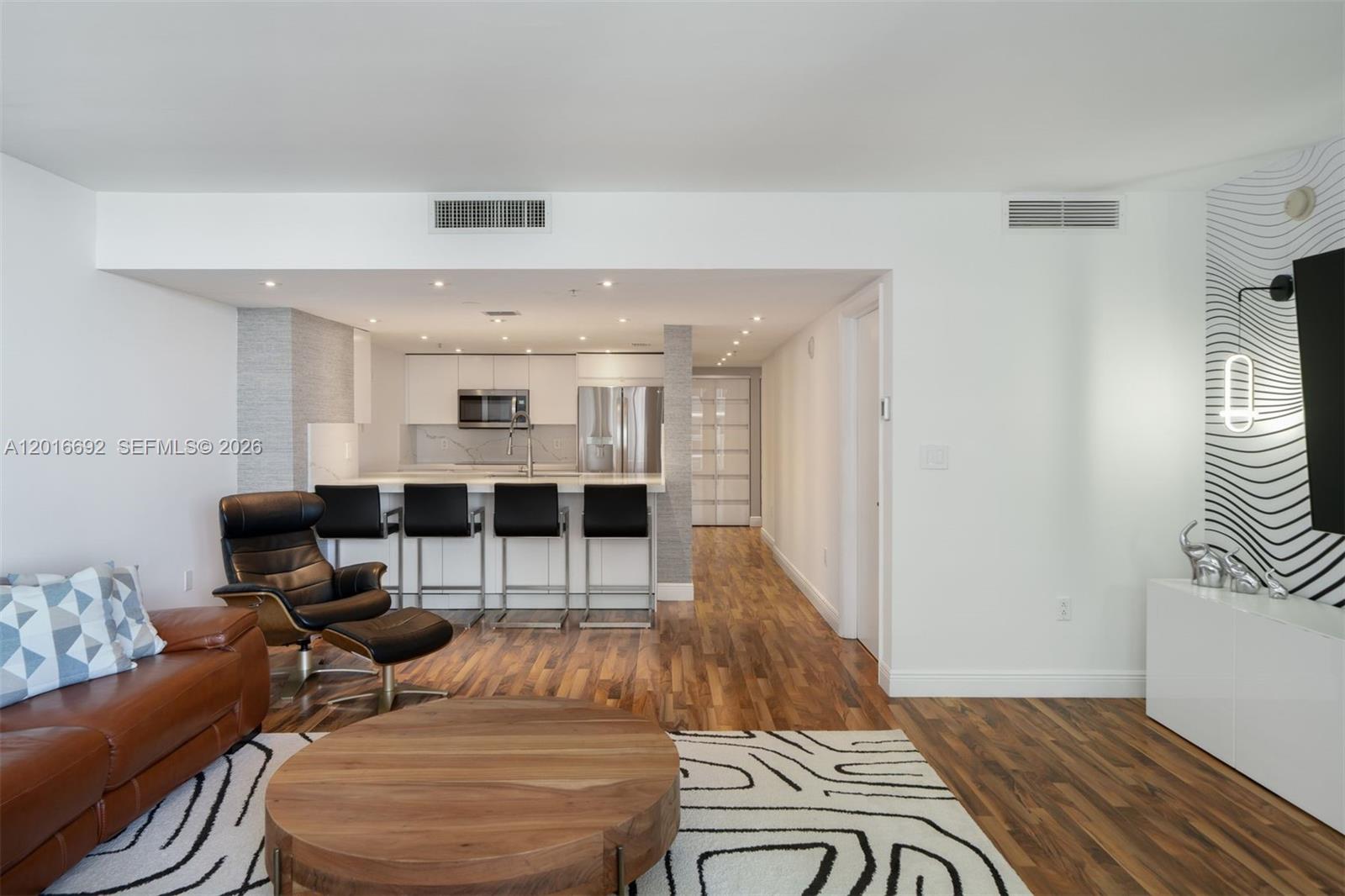 1800 N Bayshore Dr 2111