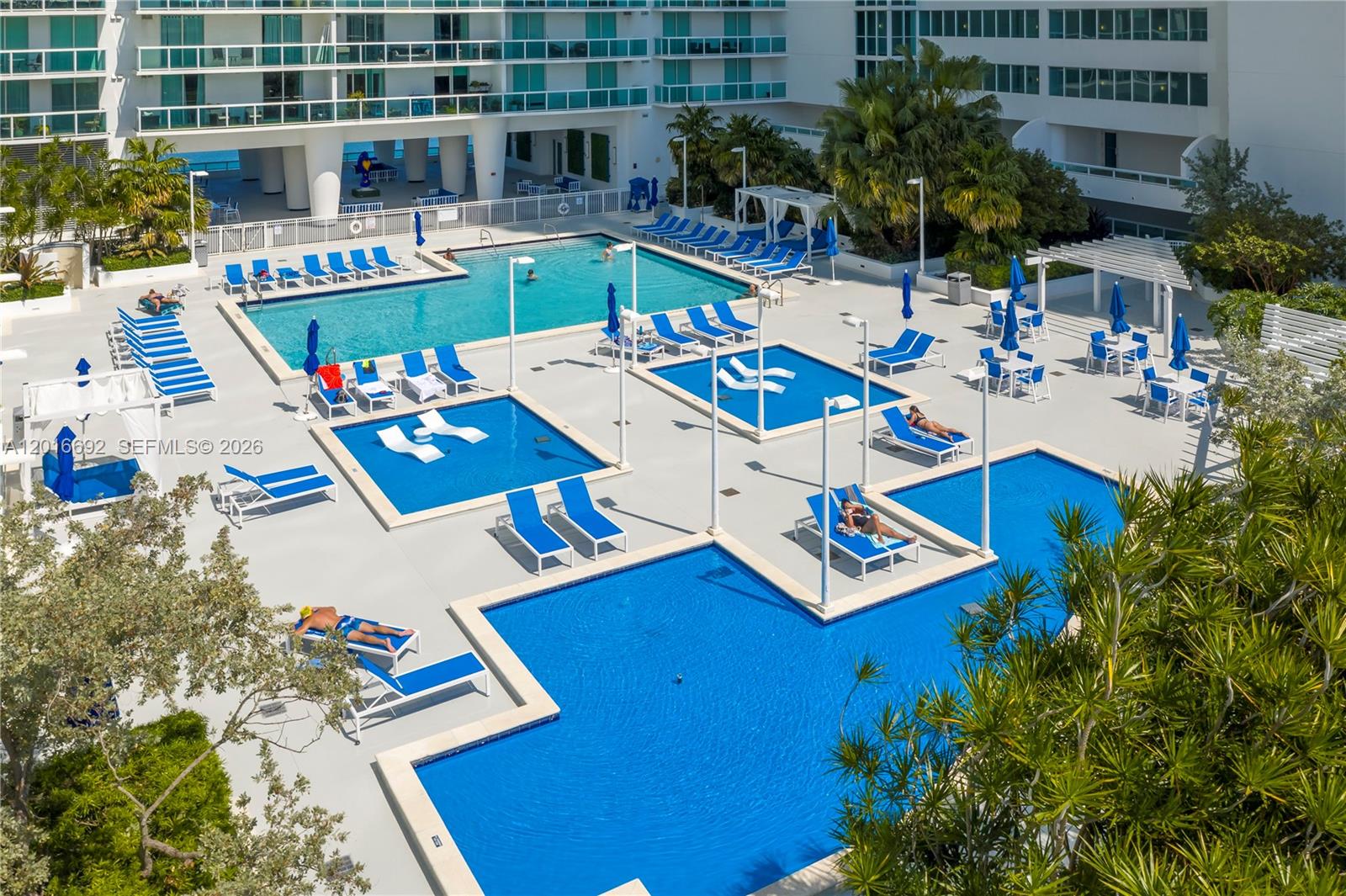 1800 CLUB CONDO - Residential Lease