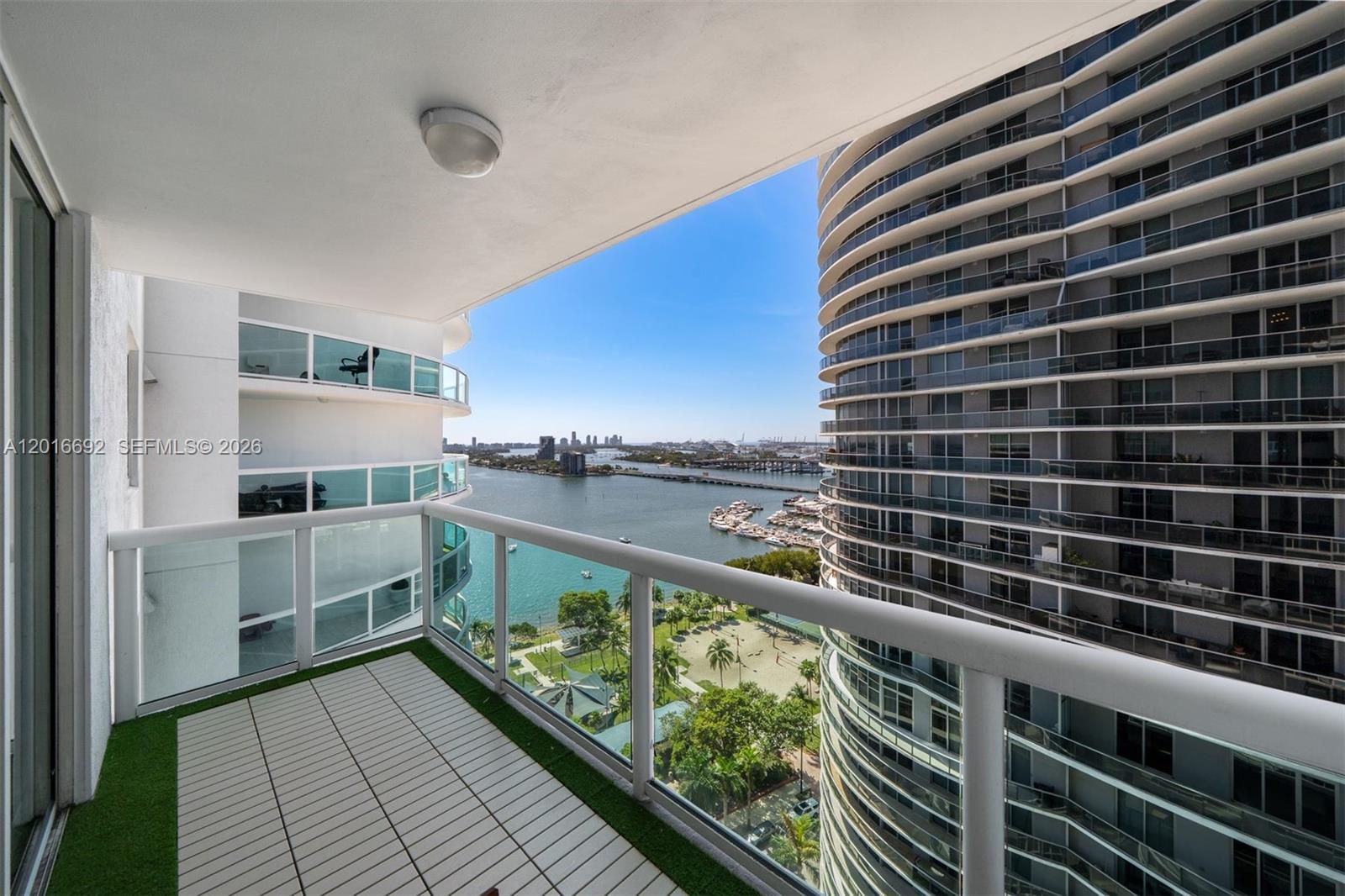 1800 CLUB CONDO - Residential Lease