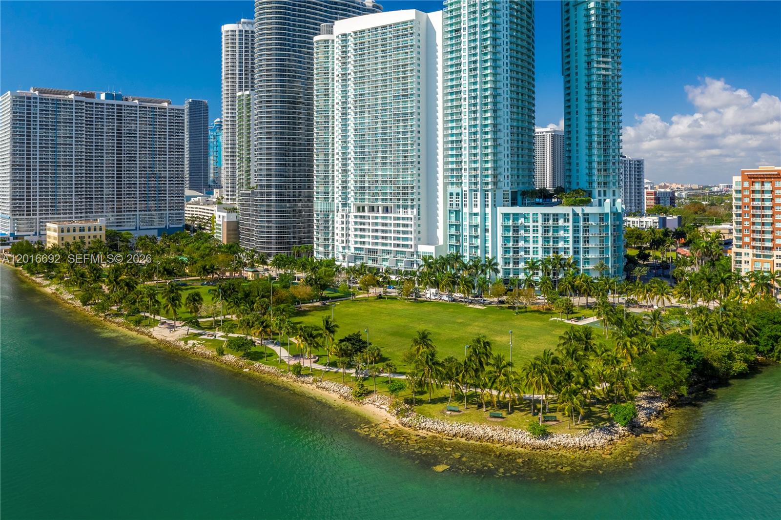1800 CLUB CONDO - Residential Lease