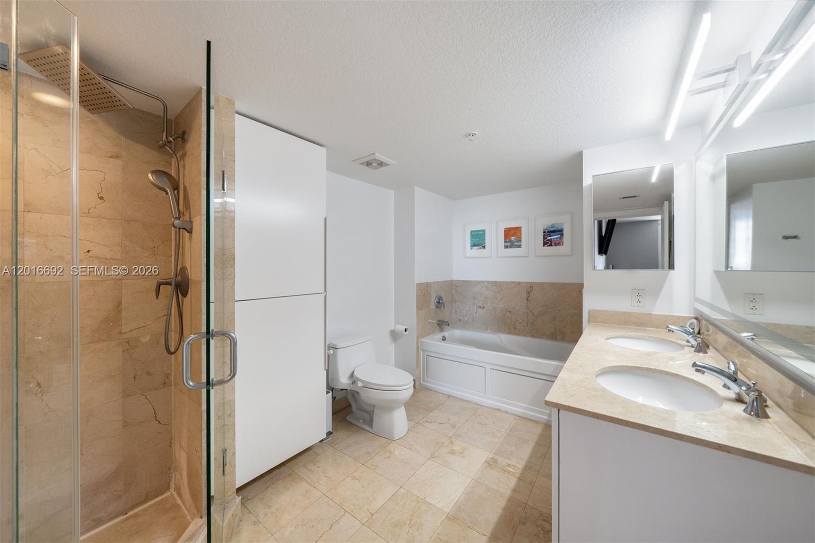 1800 CLUB CONDO - Residential Lease