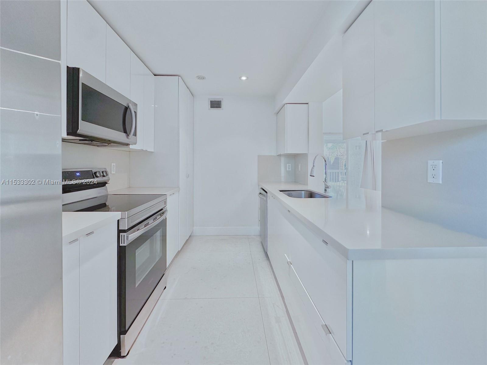 THE GREENS AT DORAL CONDO - Residential Lease