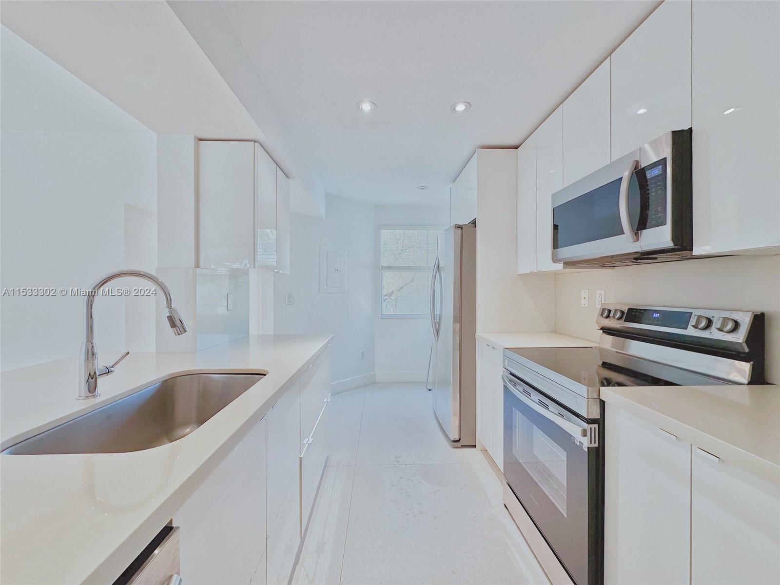 THE GREENS AT DORAL CONDO - Residential Lease