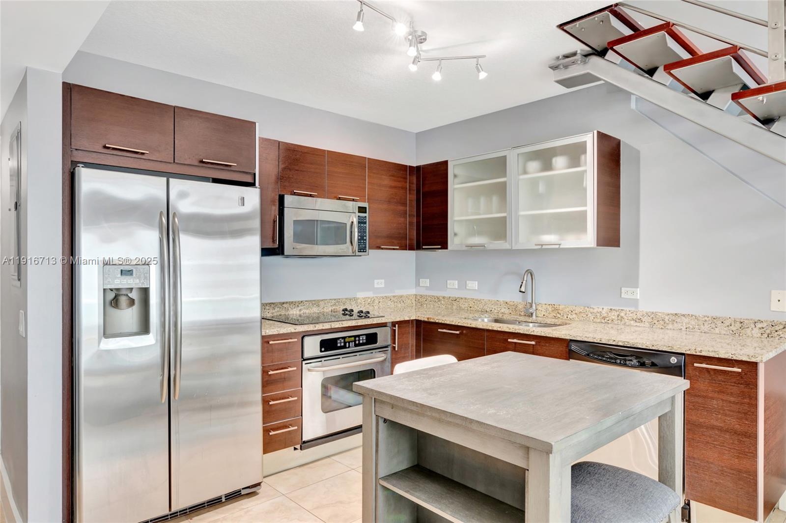 BRICKELL ON THE RIVER S T - Residential