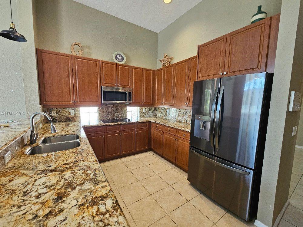 SHORES AT BOCA RATON - Residential Lease