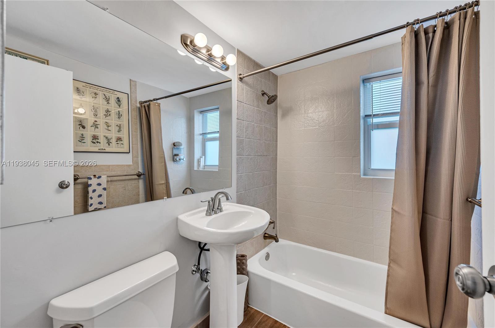 ARBORS CONDO - Residential