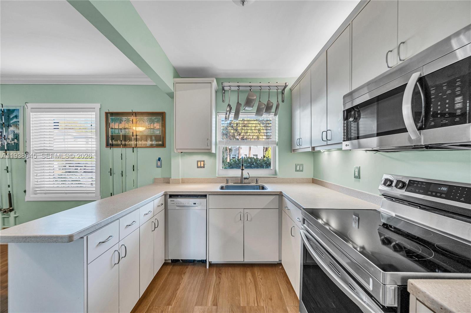 ARBORS CONDO - Residential