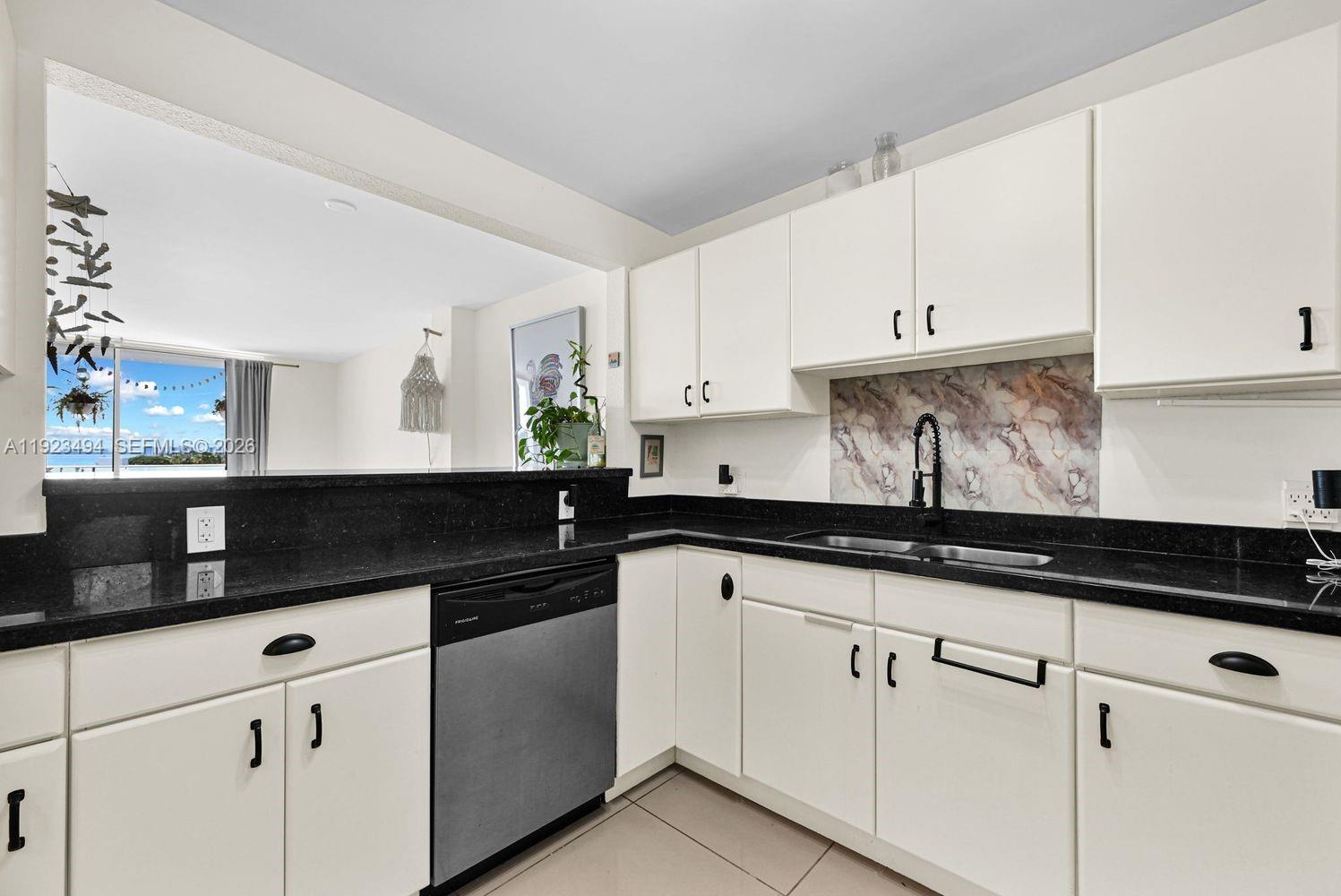 STANTON HOUSE CONDO - Residential