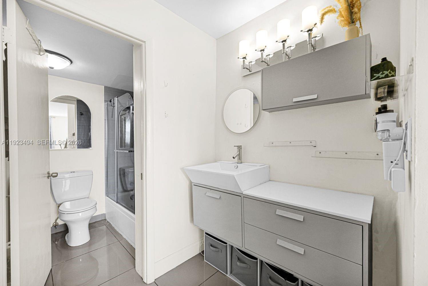 STANTON HOUSE CONDO - Residential