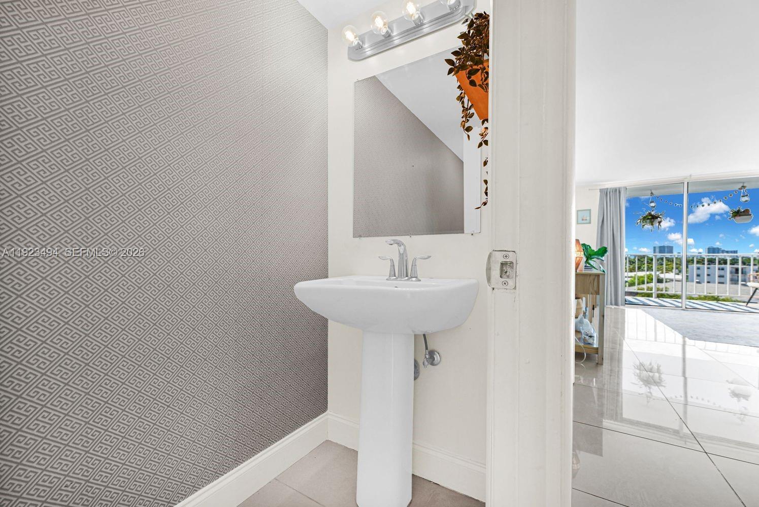 STANTON HOUSE CONDO - Residential