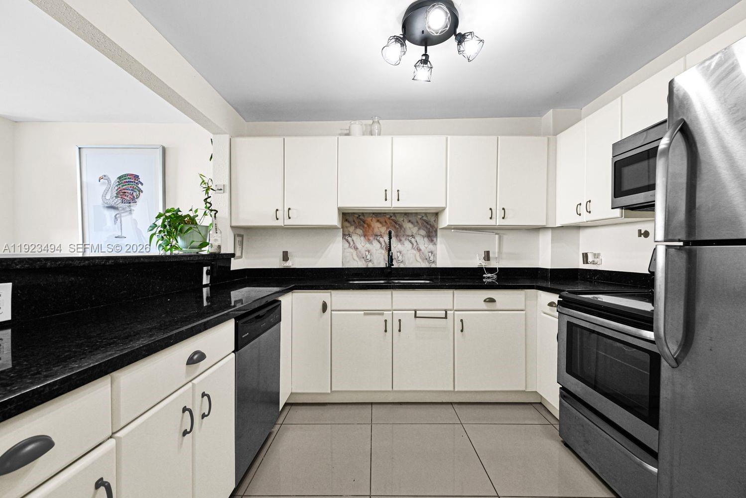 STANTON HOUSE CONDO - Residential