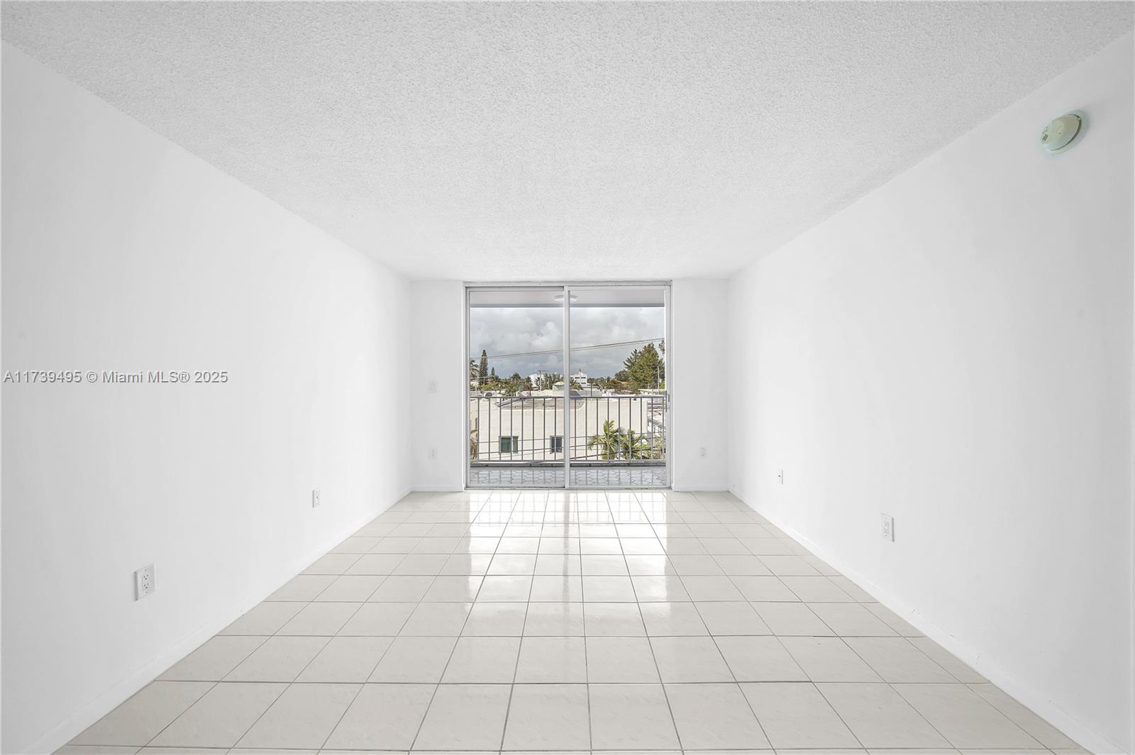 BRISAS DEL MAR CONDO - Residential