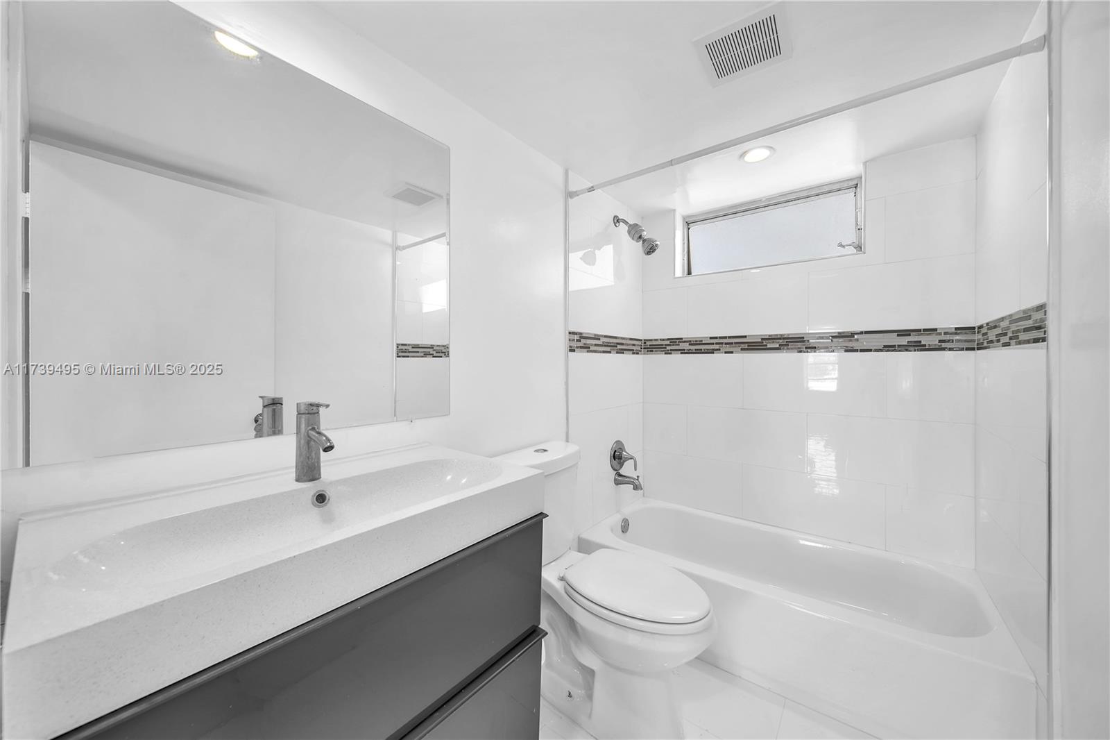 BRISAS DEL MAR CONDO - Residential