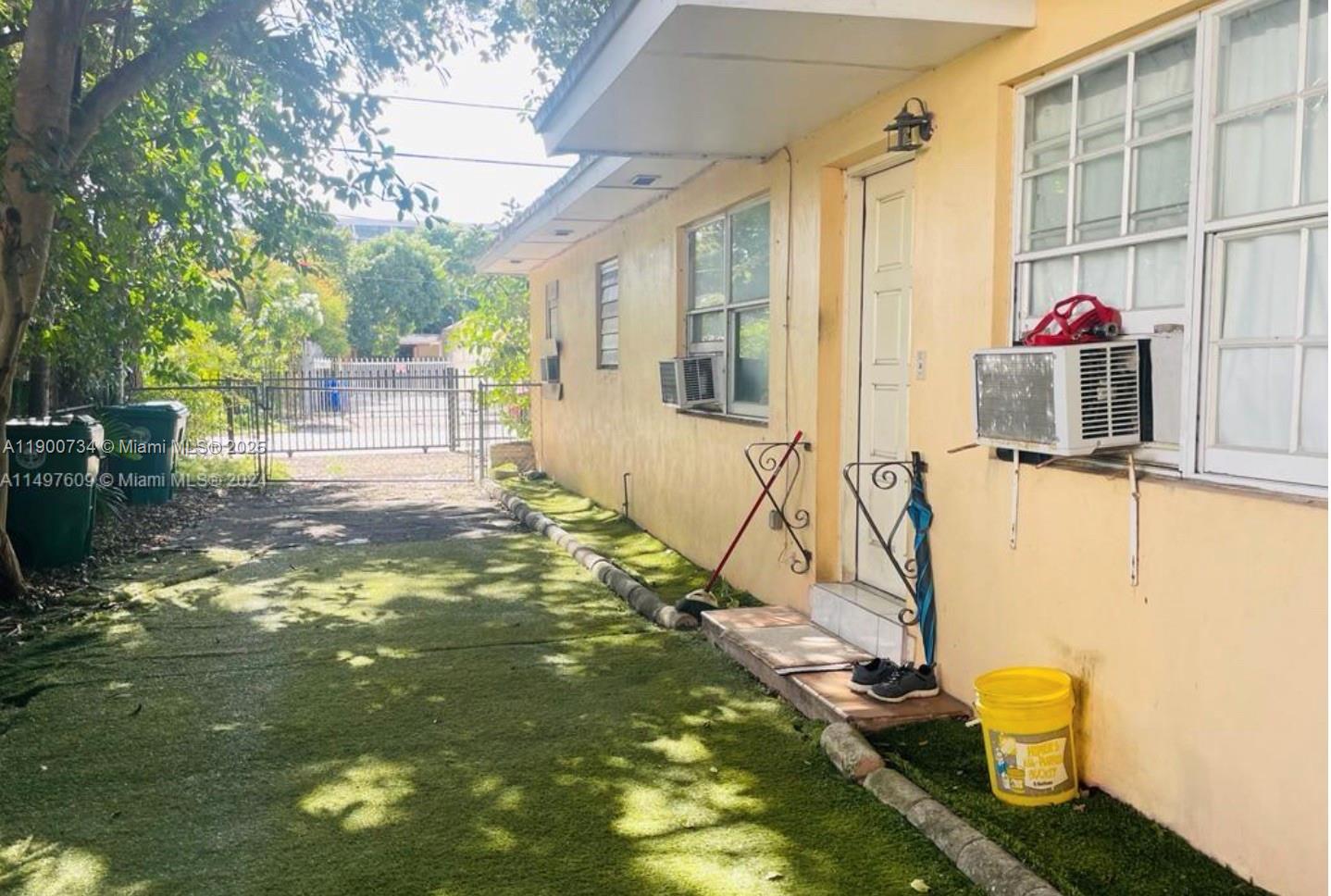 241 NW 32nd St