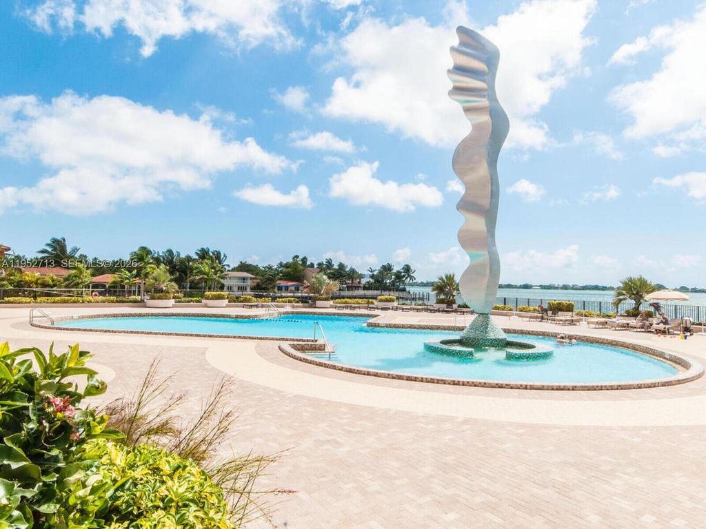 Photo of 1800 NE 114th St #1511, Miami, FL 33181 (MLS # A11952713)