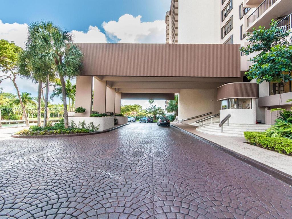 Photo of 1800 NE 114th St #1511, Miami, FL 33181 (MLS # A11952713)