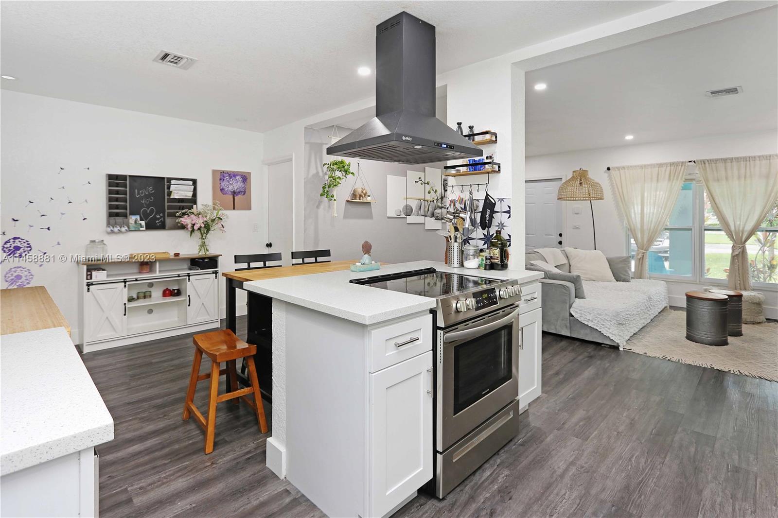 Miami, Florida 33168, United States, 3 Bedrooms Bedrooms, ,2 BathroomsBathrooms,Residential,Active,70170