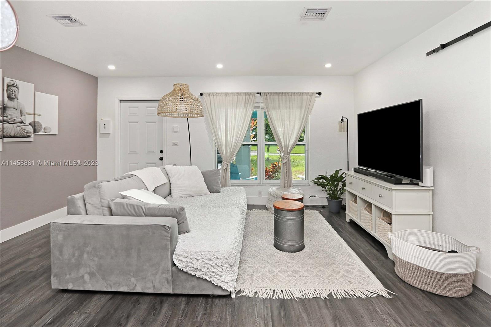 Miami, Florida 33168, United States, 3 Bedrooms Bedrooms, ,2 BathroomsBathrooms,Residential,Active,70170