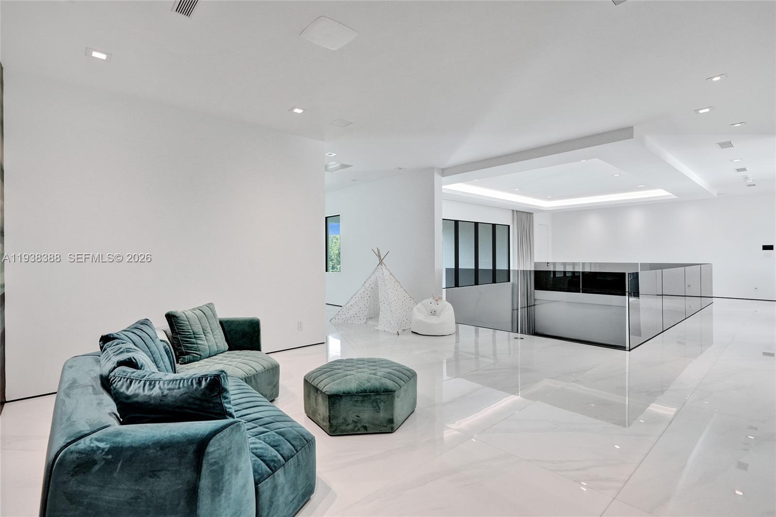 CLINGANS COVE - Residential