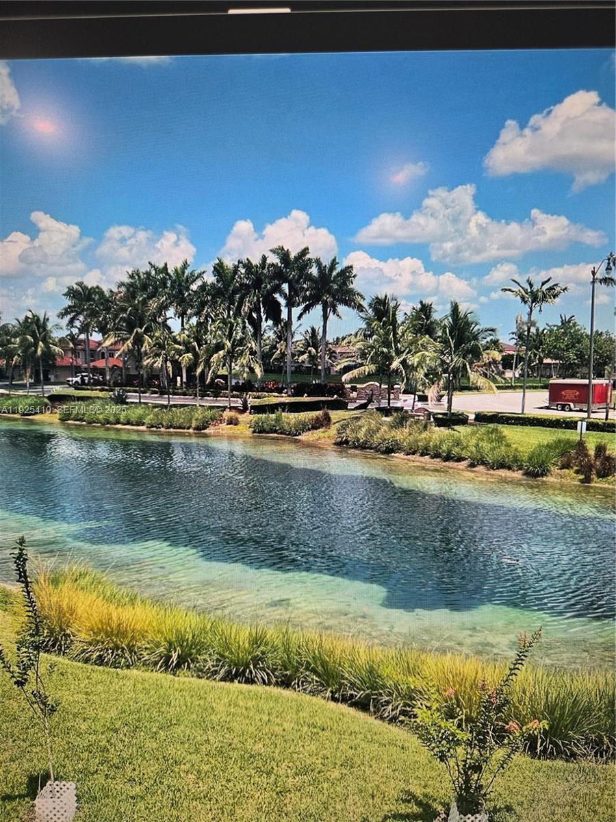 VILLAS AT CARMEL CONDO NO - Residential