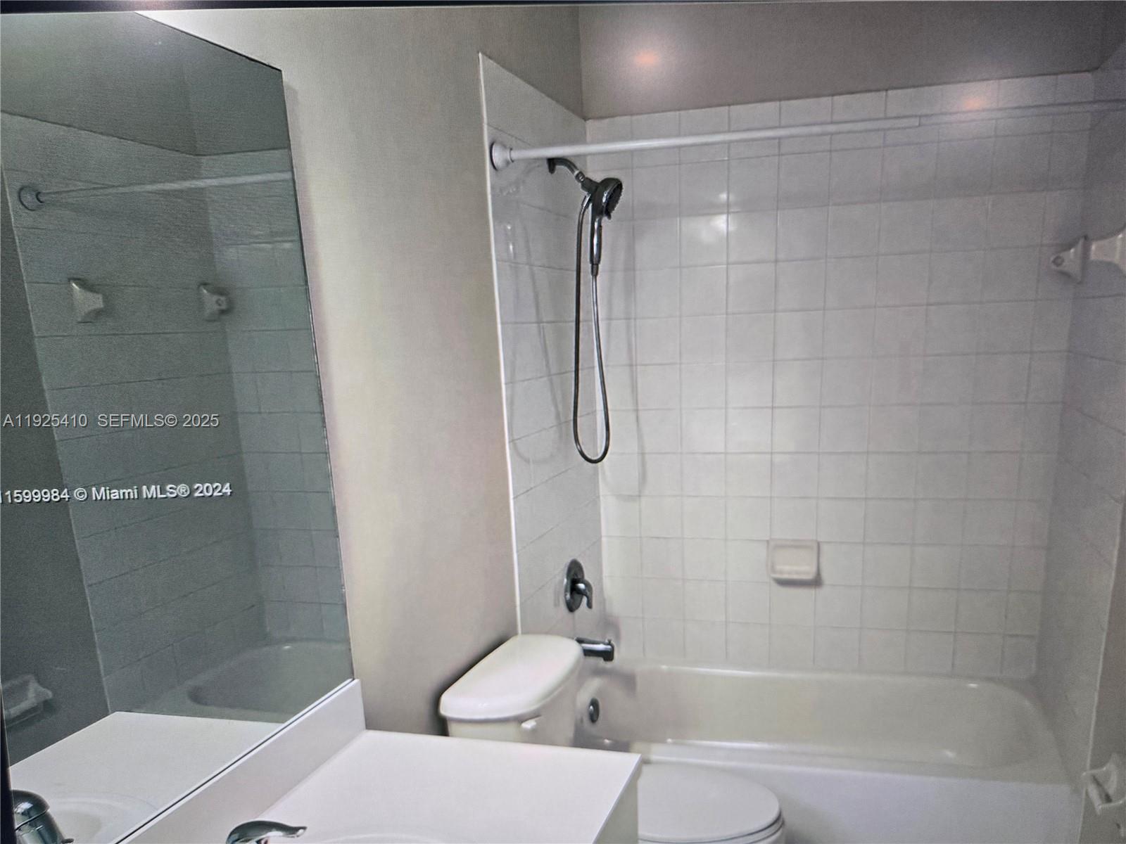 VILLAS AT CARMEL CONDO NO - Residential