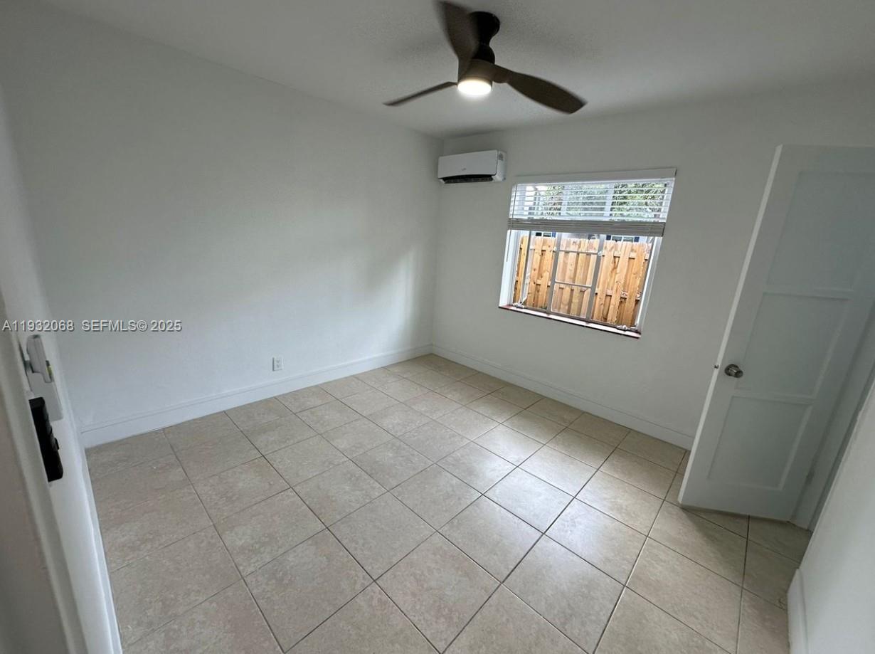 LAUDERDALE - Residential Lease