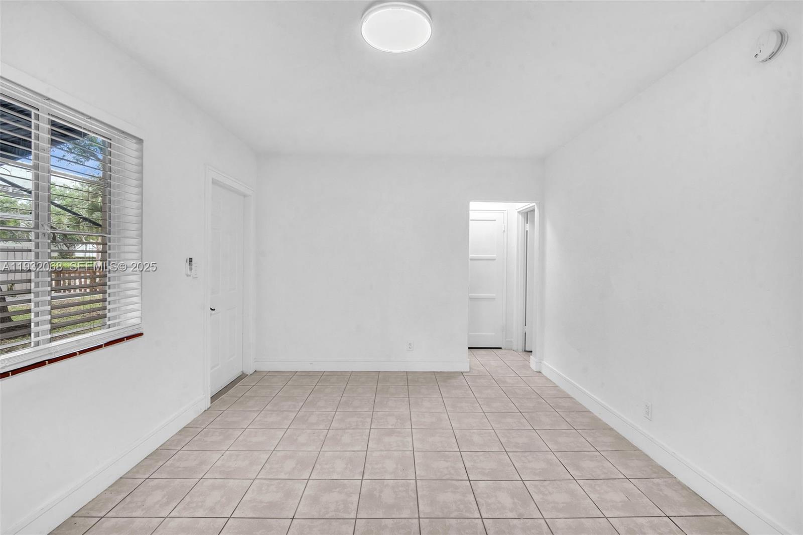 LAUDERDALE - Residential Lease