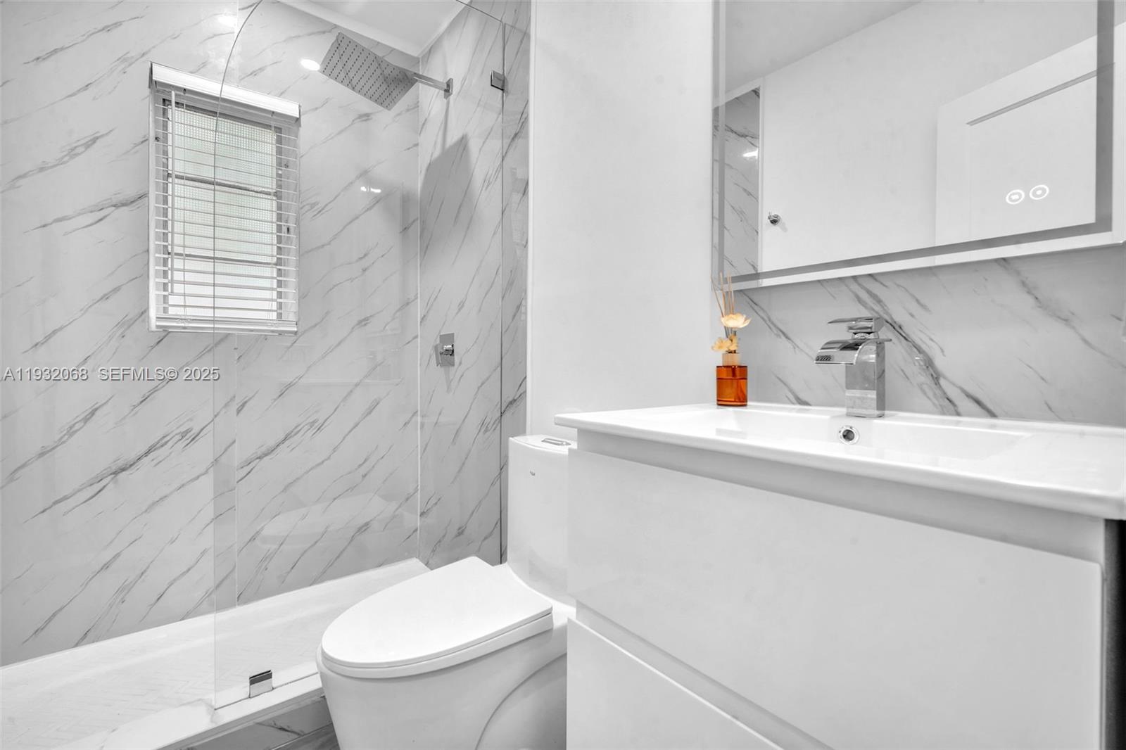 LAUDERDALE - Residential Lease