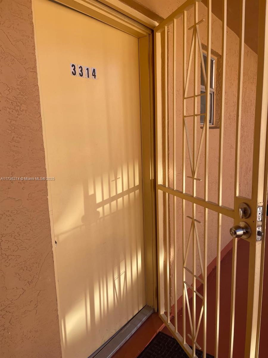1810 W 56th St 3314, Hialeah, Miami-Dade County, Florida - 1 Bedrooms  
1 Bathrooms - 