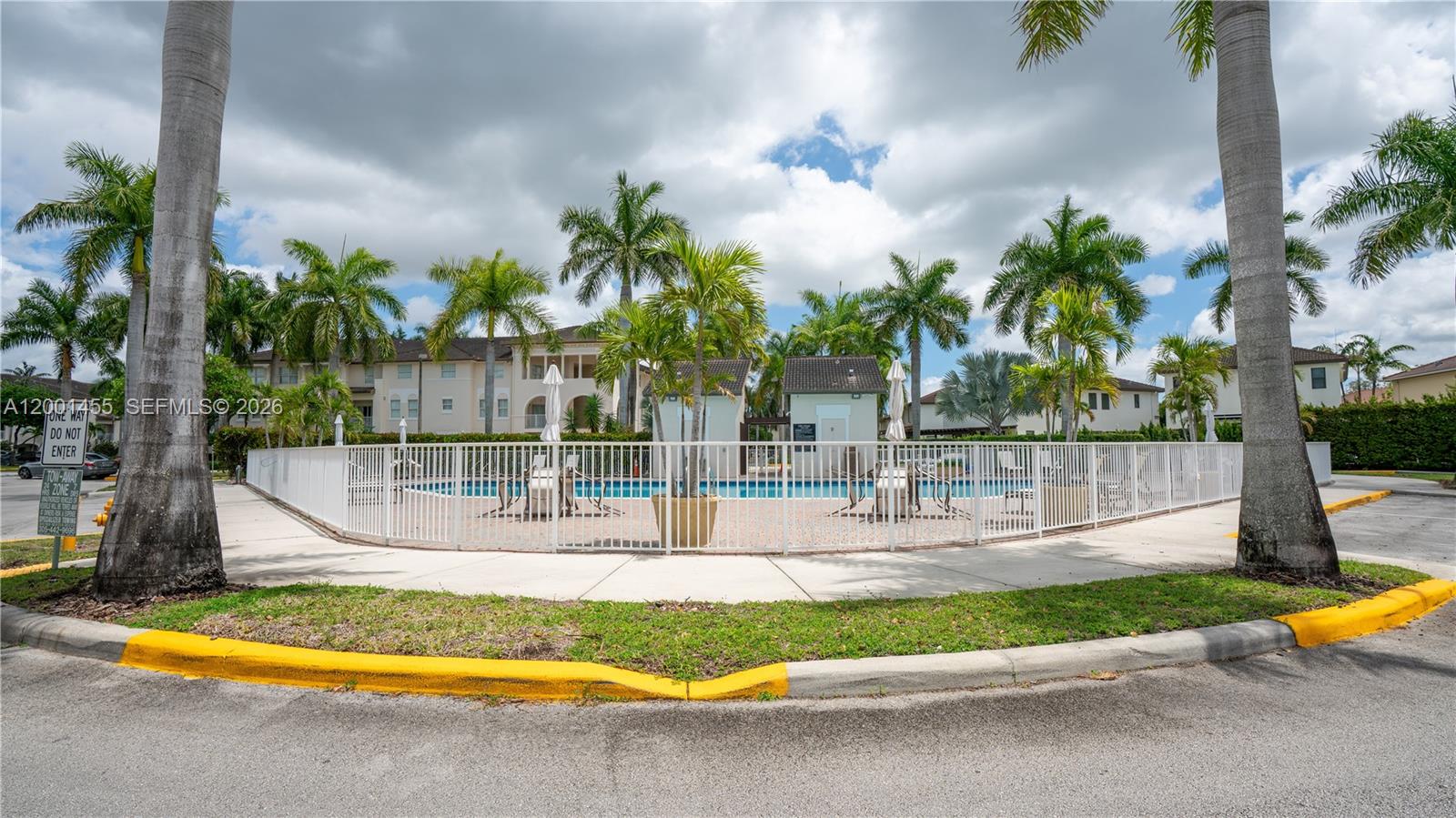 ST MORTIZ AT DORAL CONDO - Residential