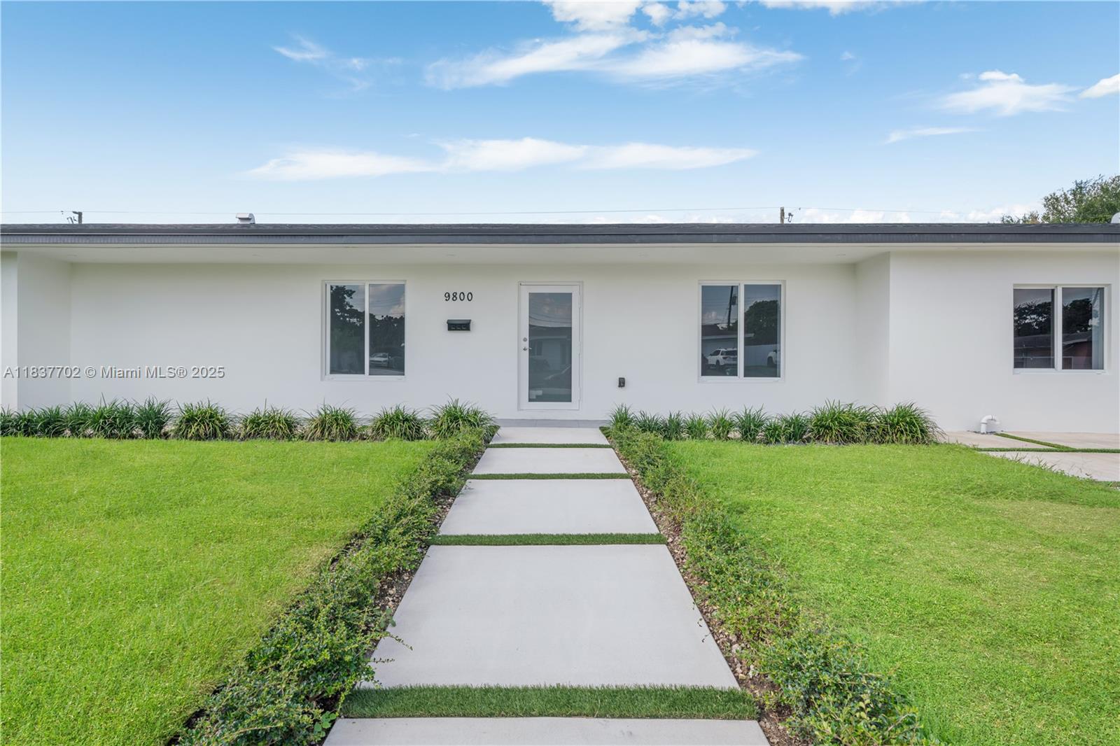 9800 SW 159th St, Miami, FL, 33157/$925,000 4 9800 SW 159th St