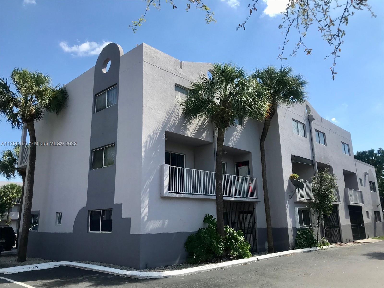 NICE REMODELED TWO STORY CONDO AT TERRAZAS DEL SOL. CERAMIC AND LAMINATE FLOORS, 1 PARKING SPOT, EXCELLENT CONDITION.