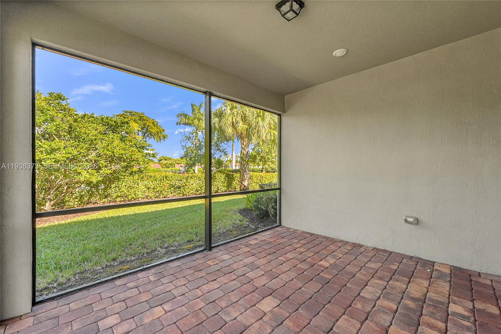 BOCA FLORES CONDO - Residential