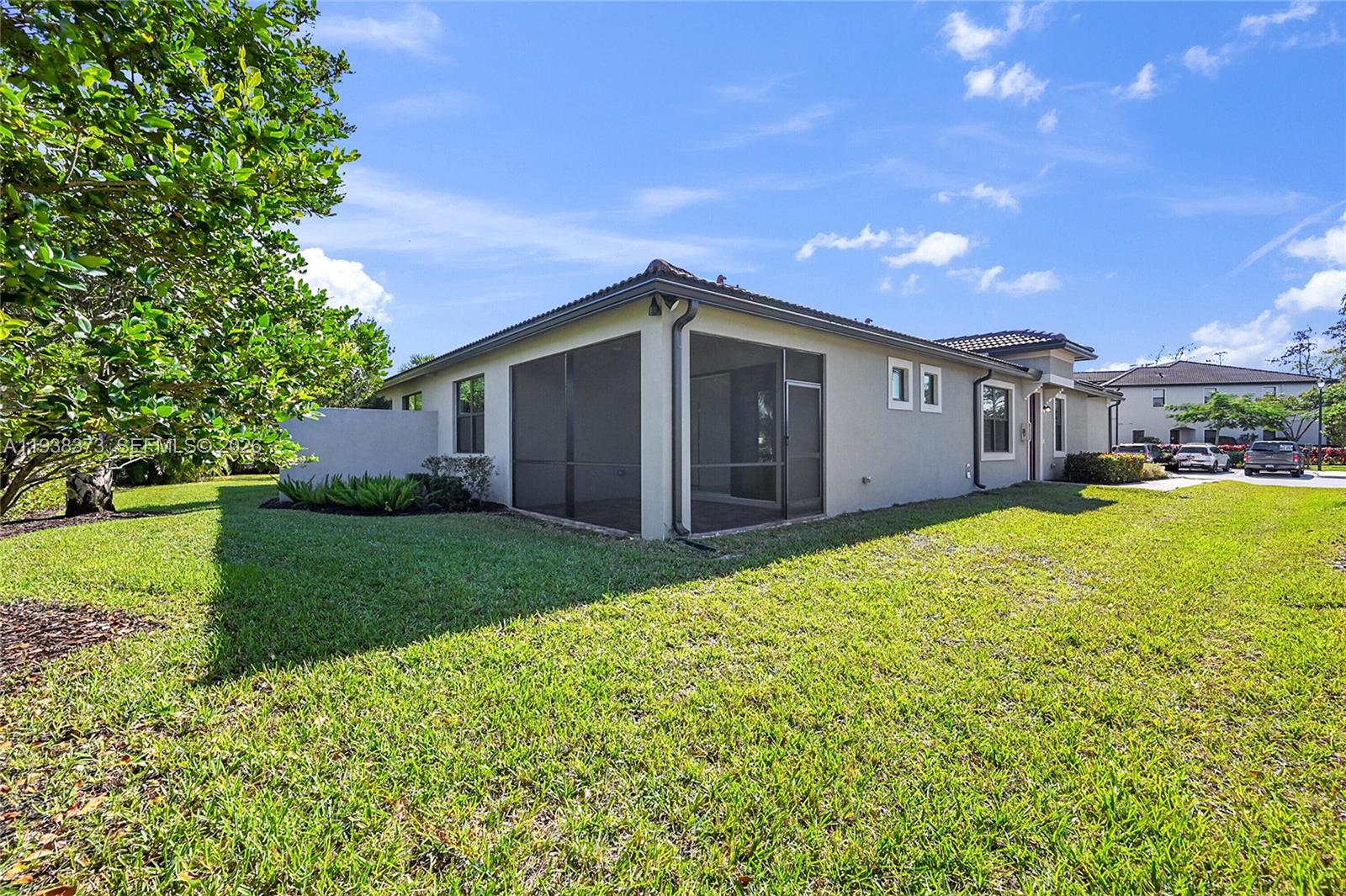 BOCA FLORES CONDO - Residential