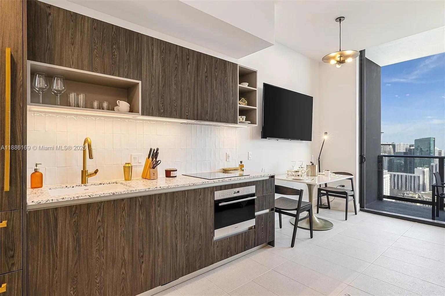View photos, virtual tours, details... 159 NE 6th St 5106